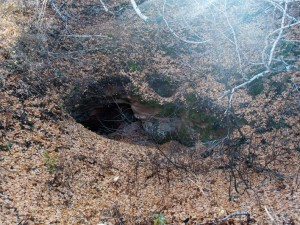 Обрушенная штольня с шахтой